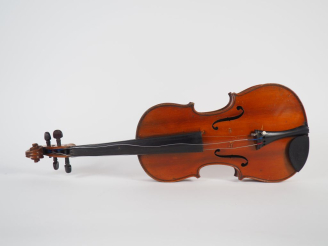 Vente aux enchères Violon atelier Mirecourt Laberthe-Himbert vers 1920. 36 mm. On y joint