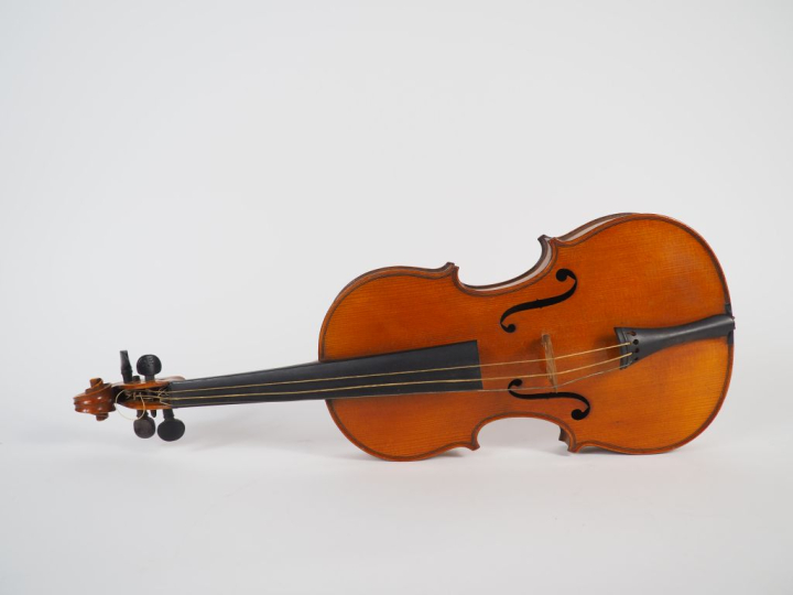 Violon portant la marque "BRETON" fait vers 1900 - 1920 dans les ateli