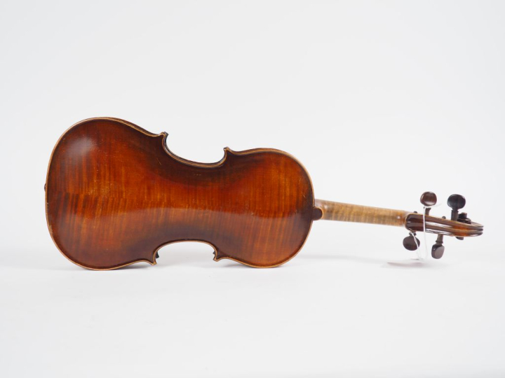 Joli violon 	de l'atelier Olivier et Bish à Mirecourt en 1928 portant 
