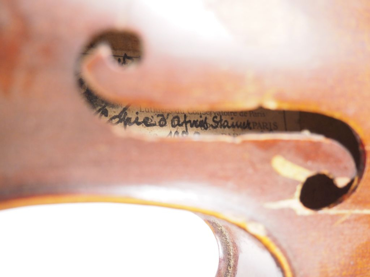 Joli violon 	de l'atelier Olivier et Bish à Mirecourt en 1928 portant 