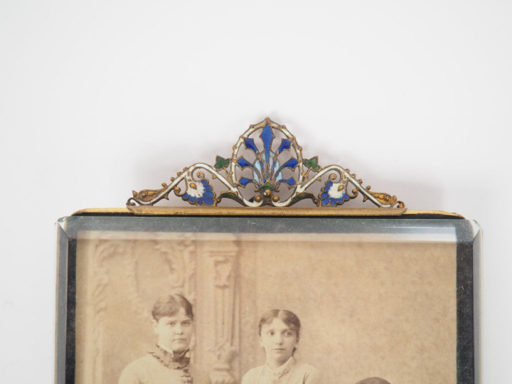 - 5 cadres porto photo de style Louis XIV en laiton repoussé ou bronze
