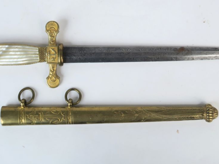 Coupe papier Napoléon III figurant une épée miniature de style Louis X