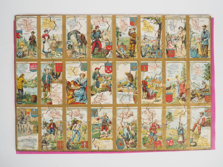 3 puzzles anciens, "les départements de France". Dim. 32 x 49,5 cm.