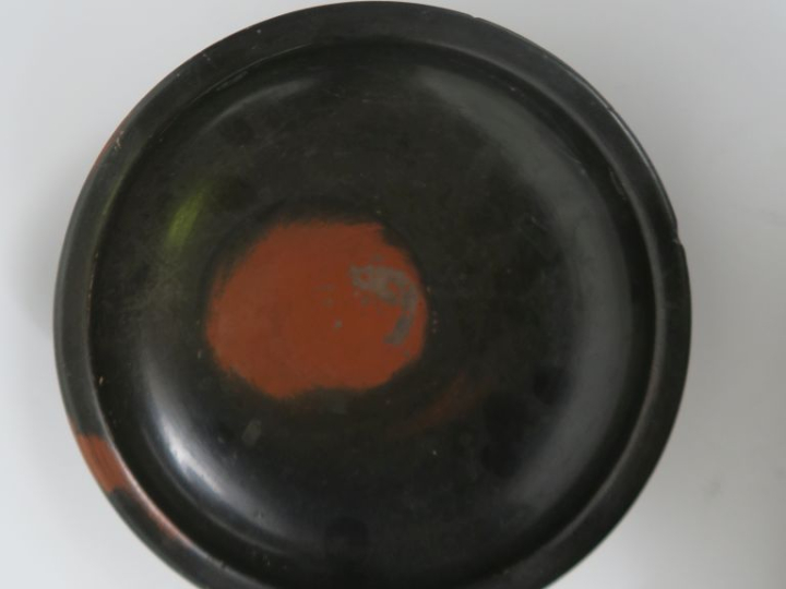 Vase grec. Coupe sur pied à vernis noir. IVème s. av. J.-C. 18 x 6,5 c