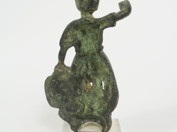 Figurine en bronze (plaque ornementale) d’une divinité féminine antiqu