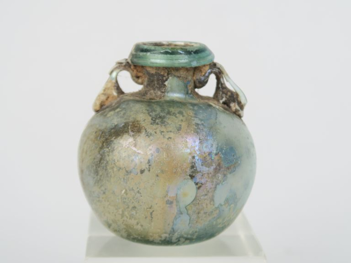 6 verreries antiques (accident, manques, restauration et reconstitutio