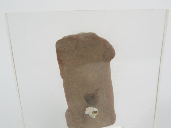 Tête de figurine précolombienne. 4,5 x 2,5 x 1,8 cm