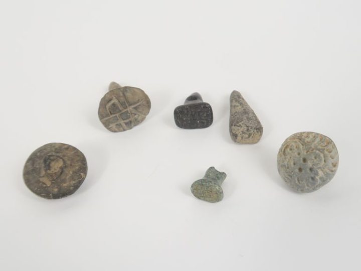 Orient ancien. Lot de 6 cachets archaïques en pierre et terre cuite. 4