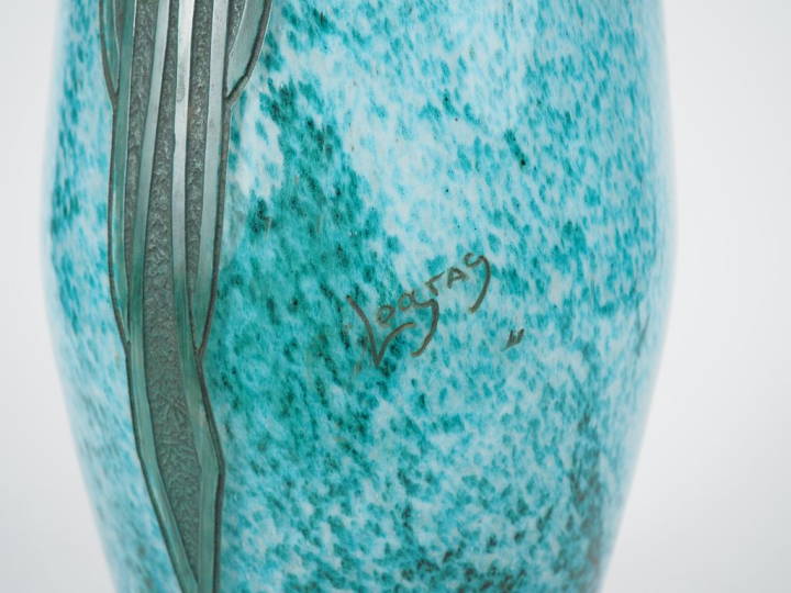 LEGRAS. Grand vase ovoide Art Déco en verre décor gravé en camée à l'a