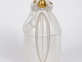 Vente aux enchères ROBJ.  Boite Art Déco  "Saint Nicolas" en porcelaine blanche et dorée.