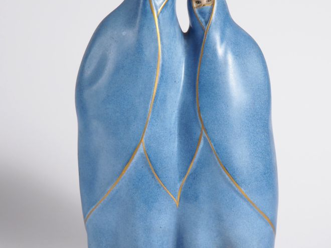 Veilleuse Art Déco en porcelaine polychrome de Limoges figurant deux f
