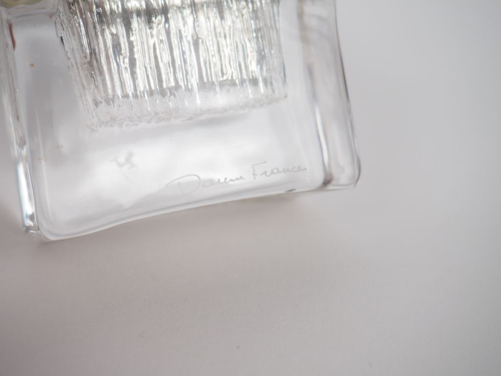 DAUM.  Briquet en cristal Signé