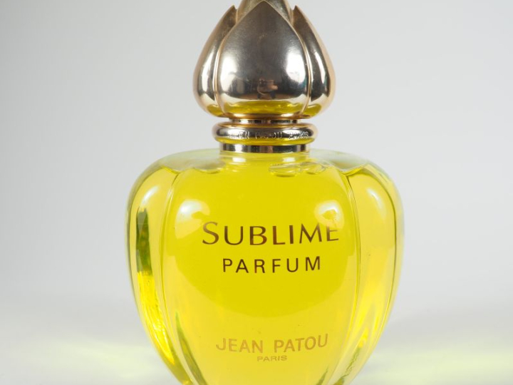 Jean PATOU.  "sublime". Grand flacon factice. H. 32 cm.
