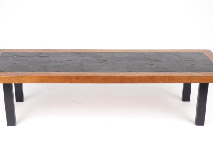 Table basse 1970 en ardoise et deux inclusions d'émail, bord du platea