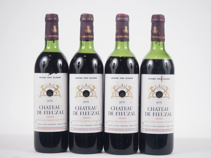 4 BOUTEILLES CHATEAU DE FIEUZAL GCC GRAVES - 1979 - 2 HEP/1 MEP/2 BEP/