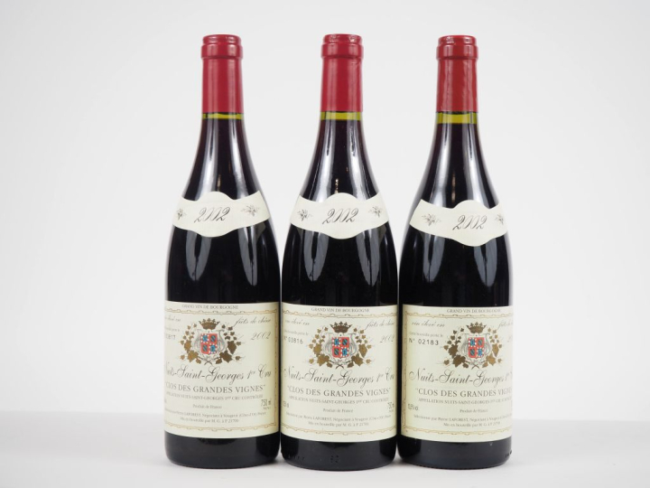 3 BOUTEILLES NUITS ST GEORGES 1er CRU "CLOS DES GRANDES VIGNES" PIERRE