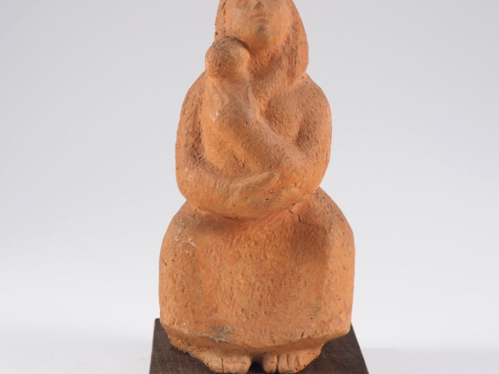 Henri Paul REY.  "maternité" Sculpture en terre cuite  Signée H. 15 cm