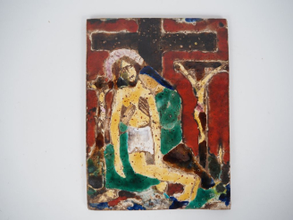 Vente aux enchères Henri Paul REY.  "Piéta" Sculpture en terre cuite émaillée polychrome 