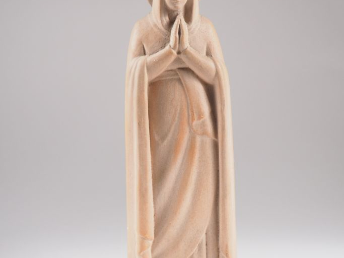 Henri Paul REY.  "Sainte Vierge"  Sujet en terre cuite  Signé H. 30 cm