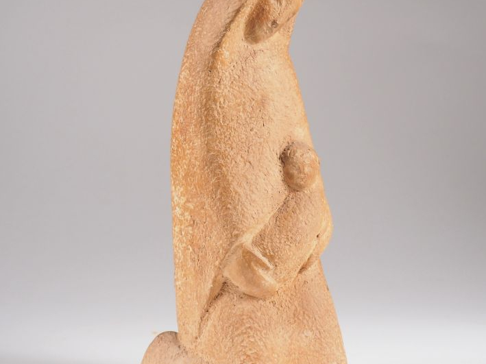 Henri Paul REY.  "Vierge à l'enfant" Sculpture en terre cuite Signée H