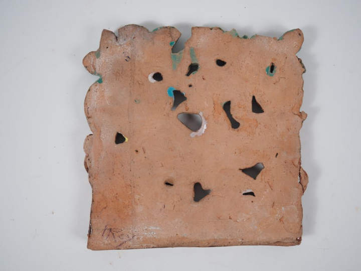 Henri Paul REY. "Oiseau" Plaque ajourée en terre cuite émaillée polych