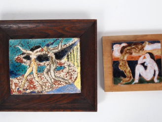 Vente aux enchères Henri Paul REY. "Jeune femme dénudée" Deux plaques en terre cuite émai