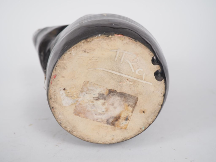 Henri Paul REY.  Cruche en céramique lustrée noir et émaillée sur le h