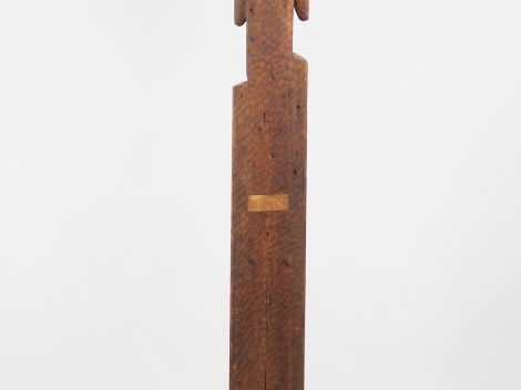 Henri Paul REY.  "Crucifixion". Grande sculpture en bois  H. 240 cm
