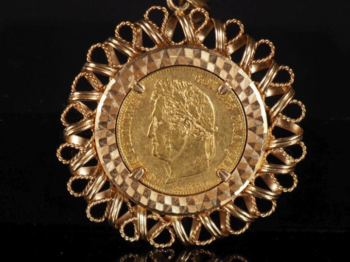 Pendentif en or avec pièce de 20 Francs or 1840 Poids : 14,20 g   