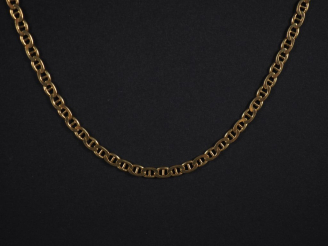 Vente aux enchères Collier en or 750, maille plate style forçat  Poids : 17 g   