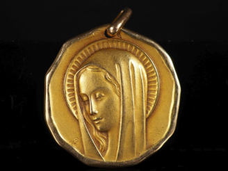 Vente aux enchères Médaille de baptême en or 750 "Sainte Vierge" Poids : 6,25 g   