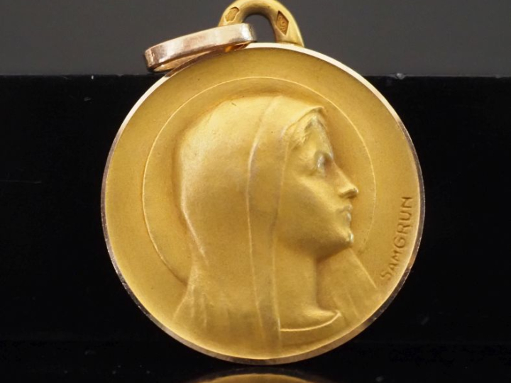 Médaille de baptême en or 750 "profil de Sainte Vierge" signée Samgrun