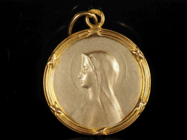 Médaille de baptême en or 750 "profil de Sainte Vierge" Poids : 1,60 g