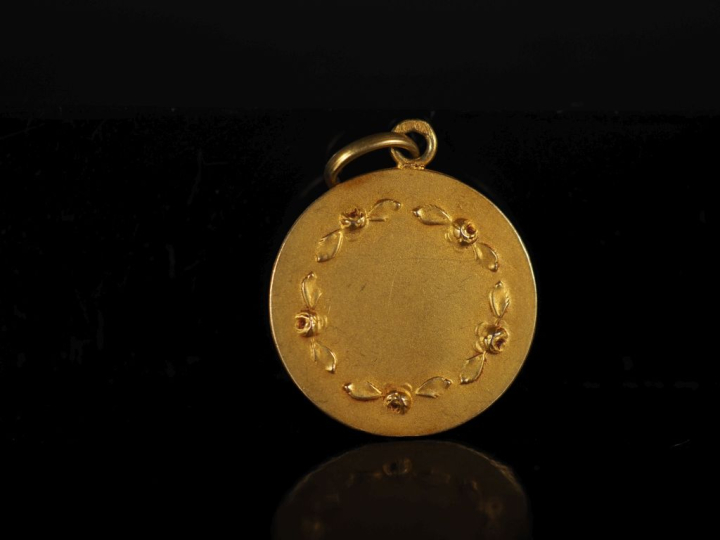 Médaille de baptême en or 750 "profil de Sainte Vierge" Poids : 1,60 g
