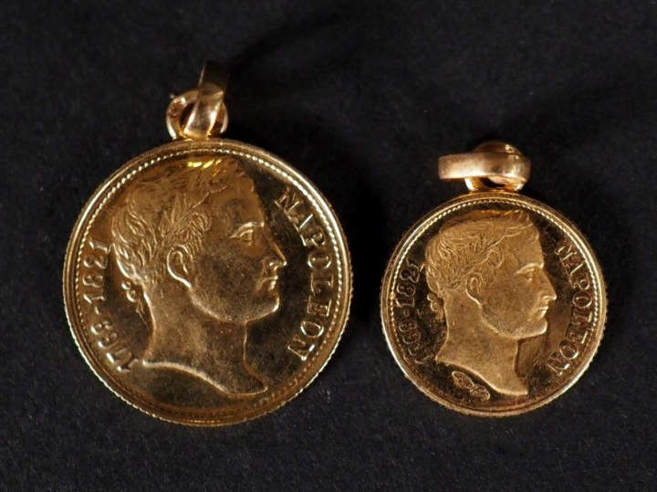 2 médailles en or 750 "profil de Napoléon Ier"  Poids : 3,70 g   
