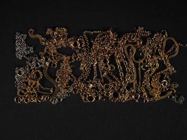 Ensemble de chutes de chaines en or 750 Poids : 24 g   