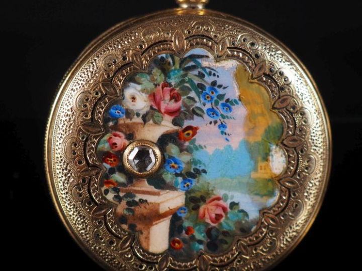 Boitier de montre Napoléon III en or 585 et émail, à décor de fleurs p