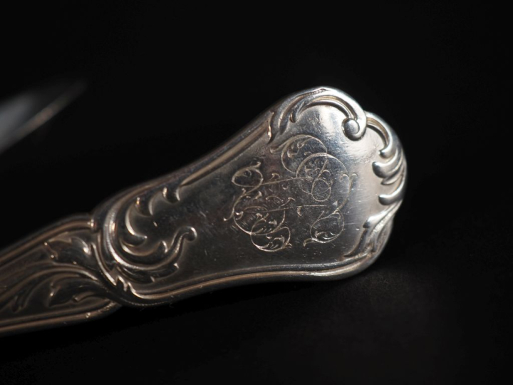 Partie de ménagère en argent 925 de style Louis XV modèle rocaille, or