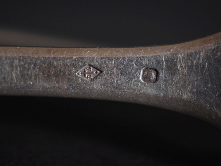 6 couverts en argent 925 modèle uniplat à décor d'initiales. Poinçon m