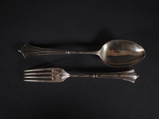 Vente aux enchères Partie de ménagère en argent anglais 925 à décor de coquille comprenan