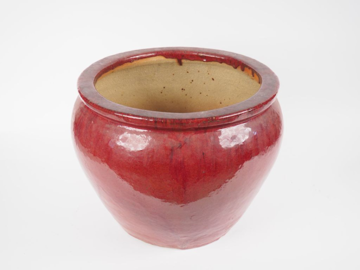 Paire de jarres en grès émaillé "sang de bœuf". H. 38,5 cm Diam. 47 cm