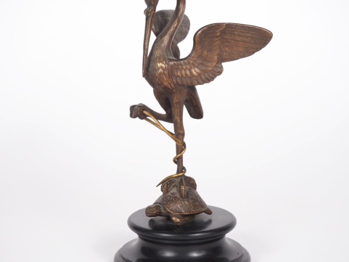 Sujet en bronze 1900 sur un socle en marbre noir, "échassier monté sur