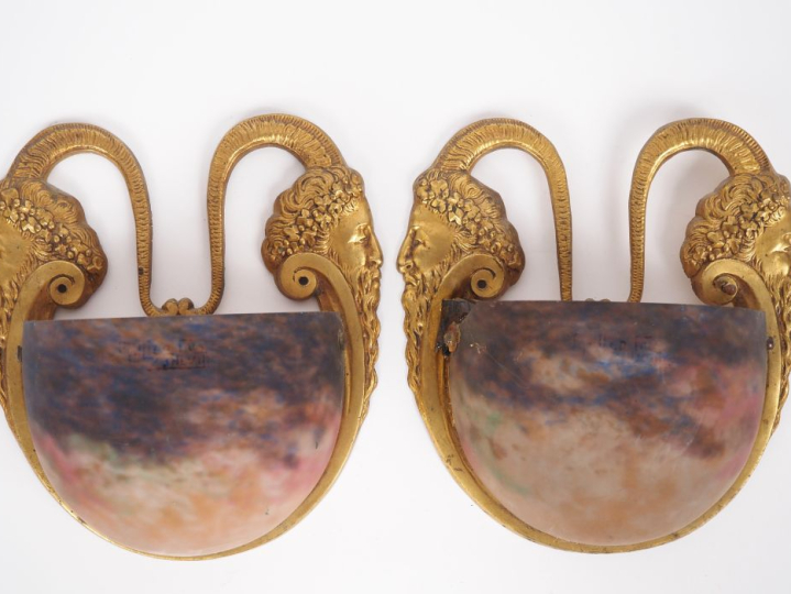 MULLER frères à Luneville. Paire d'appliques en verre et bronze doré à