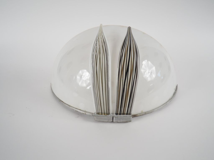 3 différentes appliques en verre de Venise. (une accidentée, manque un