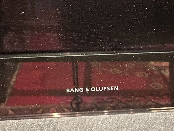 BANG   OLUFSEN.  Téléviseur Beovision 6-26 noir