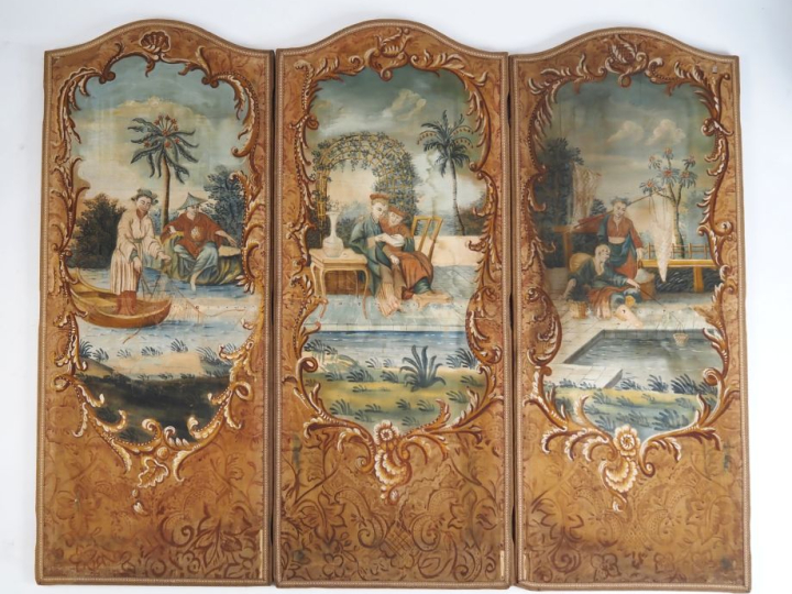 Paravent XVIIIème à six feuilles en toile peinte à décor de chinoiseri