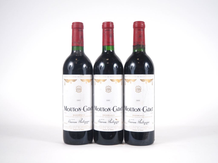 3 BOUTEILLES BARON PHILIPPE DE ROTSCHILD MOUTON CADET - 1989 - 2 BONS 