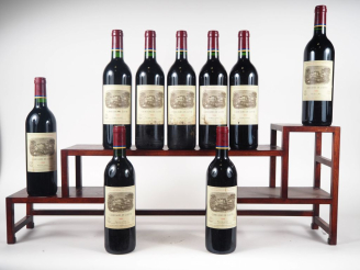 Vente aux enchères 9 BOUTEILLES CARRUADES DE LAFITE PAUILLAC - 1992 - 3 ET/2 ETLA 
