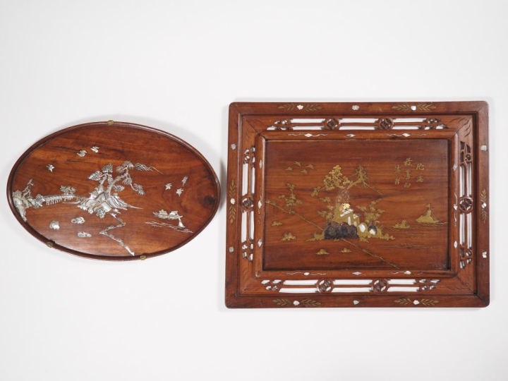 Vietnam, vers 1920, Deux plateaux en bois, l’un de forme rectangulaire
