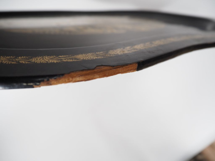 Chine, Canton, vers 1900 Important plateau à bord polylobé, à décor au